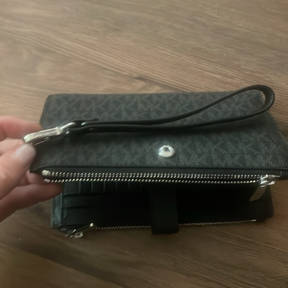 MICHAEL KORS Logo Jet Set Double-Zip Wristlet!NWOT